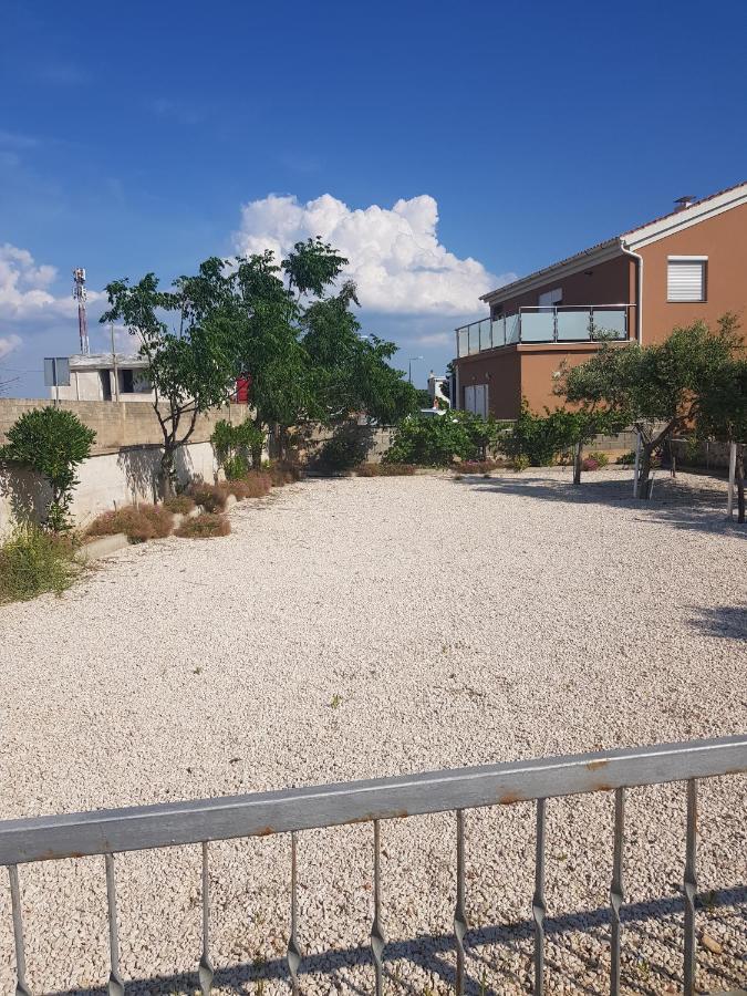 Apartment Sunshine Vir Exterior photo
